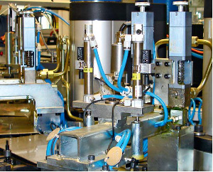 Needle Metering devices for dispensing industrial application